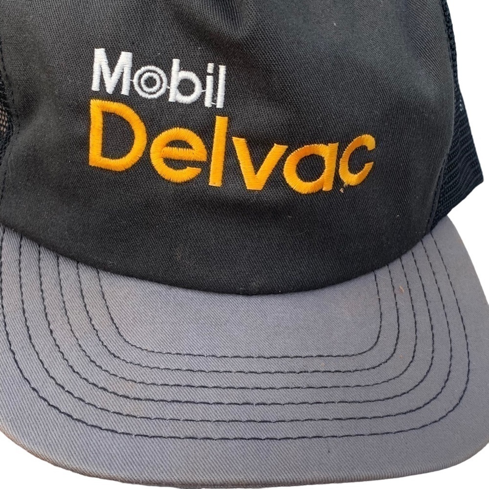 Vintage Mobil Delvac Snapback Black Gray Stange Premium Hat USA Mesh Trucker